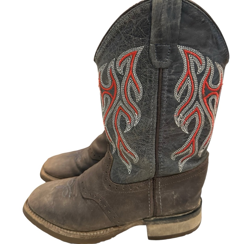Old West kids leather cowboy western boots size 1. Sturdy good quality boots.